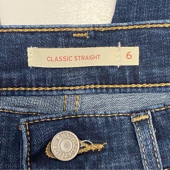 Levi’s Women’s Classic Straight Leg Dark Wash Denim Blue Jeans‎ 6 28x30 (30x29) - Picture 6 of 7